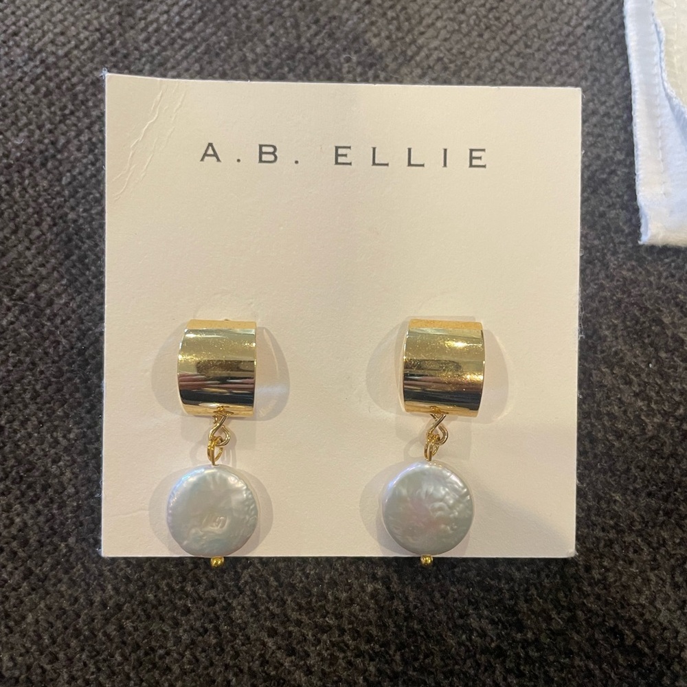 A.B. Ellie mini pearl drops - Picture 2 of 3
